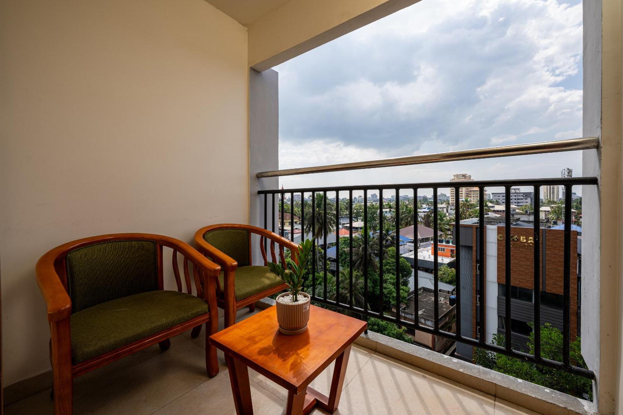 Cj Grande By Jesway Hotels & Resorts Kochi Kültér fotó